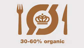 Brun logo med en gaffel og kniv på hver side av en tallerken med en krone i midten. Nedenfor står det i teksten «30-60 % økologisk.